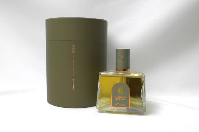 P.seven Honyun Black Tea ピーセブン　香水　EDP Oolong Tea