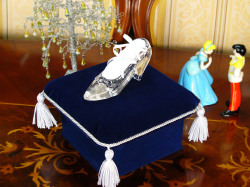 シンデレラガラスの靴台座セット｜お名前入りガラスの靴ARCH