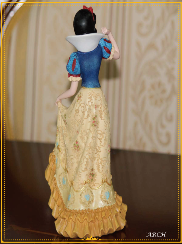 ディズニープリンセス白雪姫フィギュア