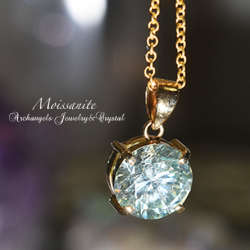 [Attunement]モアッサナイト・18Kペンダント 2.15ct