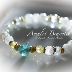 Amuletブレス「Grace#1」アパタイト*グリーンガーネット*ムーンストーン*ファイヤーオパール*フローライトシリカ*ペリドット*フローライト