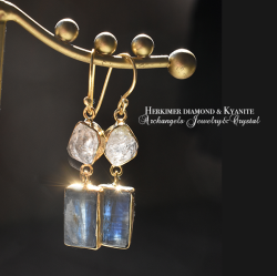 ハーキマーダイアモンド＆カイヤナイト・ピアス