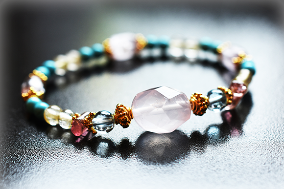 Un mauve Amulet]「金星のヴィーナス」ローズクォーツ*ブルートパーズ 