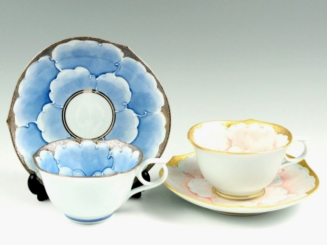 プラチナ牡丹・金ピンク牡丹輪花浅型　ペアコーヒーカップ＆ソーサー