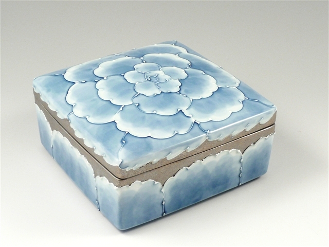 未使用 有田焼 プラチナ牡丹 角蓋物 角陶箱 ピンク 重箱 菓子器 未使用 有田焼 プラチナ牡丹 角蓋物 角陶箱 ピンク 重箱 菓子器