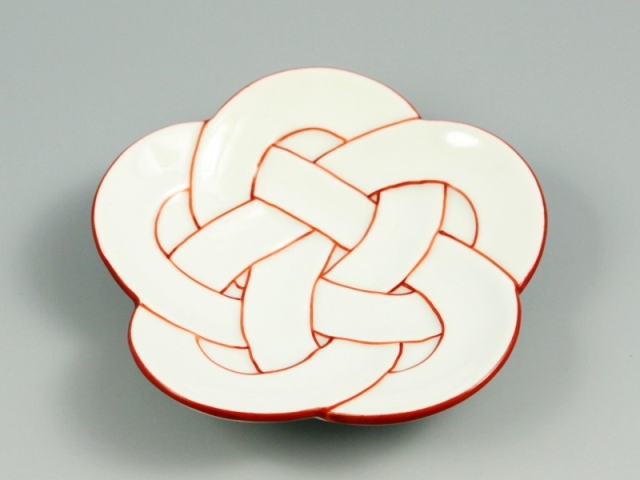 白磁赤線梅結び　小皿