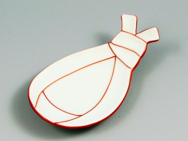 白磁赤線袋型結び　小皿