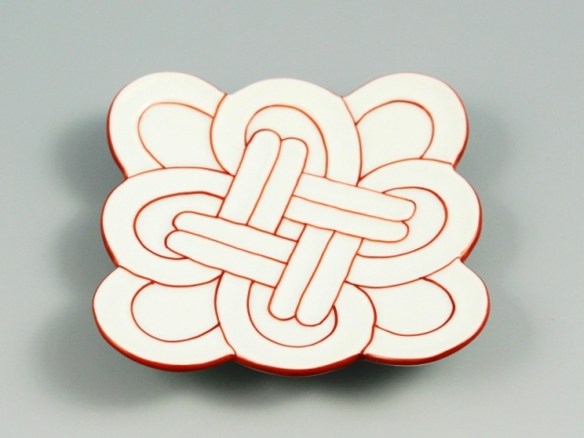 白磁赤線吉祥結び　小皿