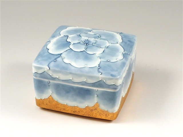 金牡丹正角　蓋物