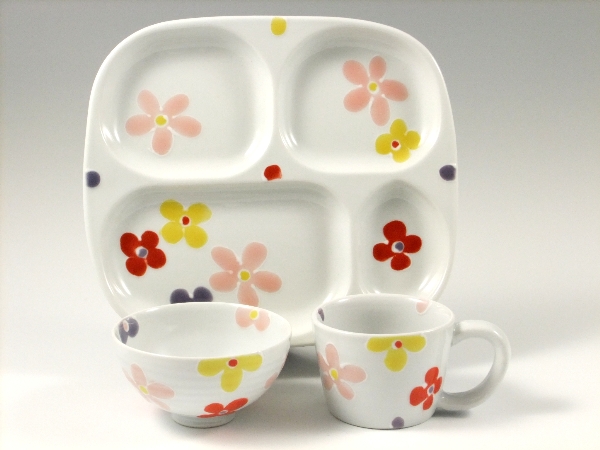 【名入れ・文字入れ】彩花（赤）　キッズプレート・ミニちゃわん・ミニマグカップ 3点セット