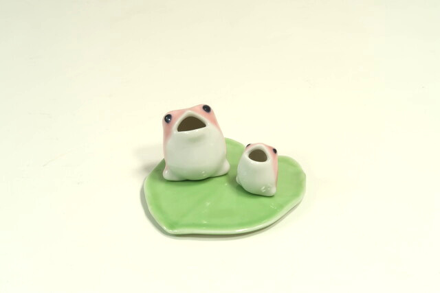 【ちろりん】三つ蛙 大 ピンク　小 ピンク　蓮の葉皿セット