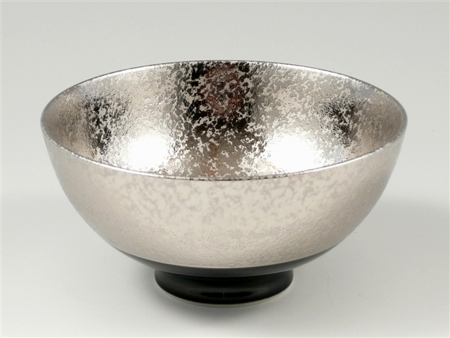 プラチナ濃黒釉掛分　茶碗