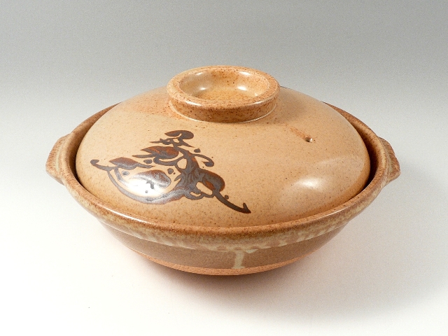 使えば使うほど味わいが出る【安楽窯の土鍋】│有田焼専門店【三光堂】