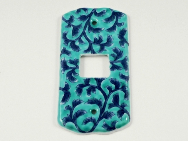 グリーン濃唐草紋様　スイッチプレート　１穴