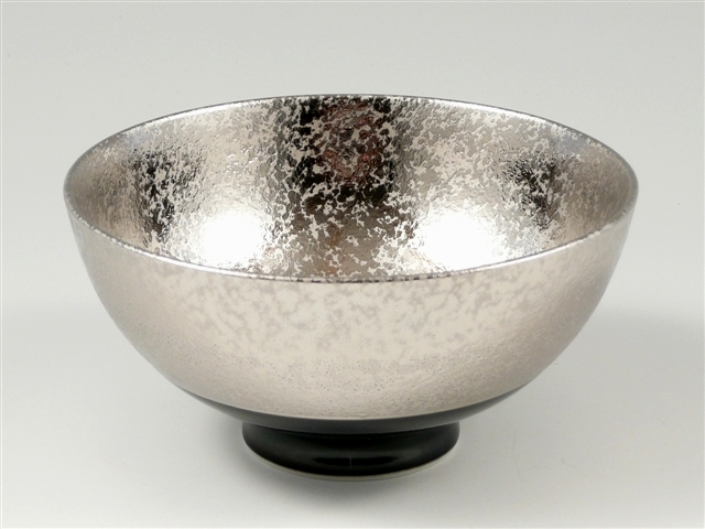 プラチナ濃黒釉掛分　茶碗