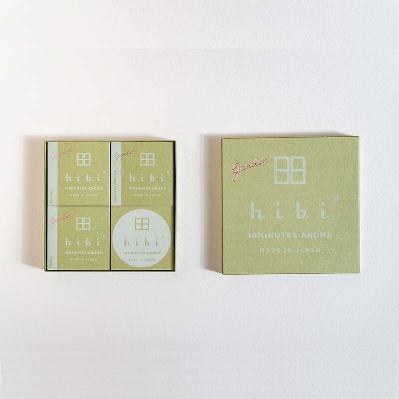 hibi garden. ギフトボックス(ペーパーバッグ・メッセージカード付)　お香スティック8本×3種　計24本／専用マット付　(ミモザ/藤-フジ/ピオニー(芍薬-シャクヤク)）【ネコポス（追跡可能メール便）対応】