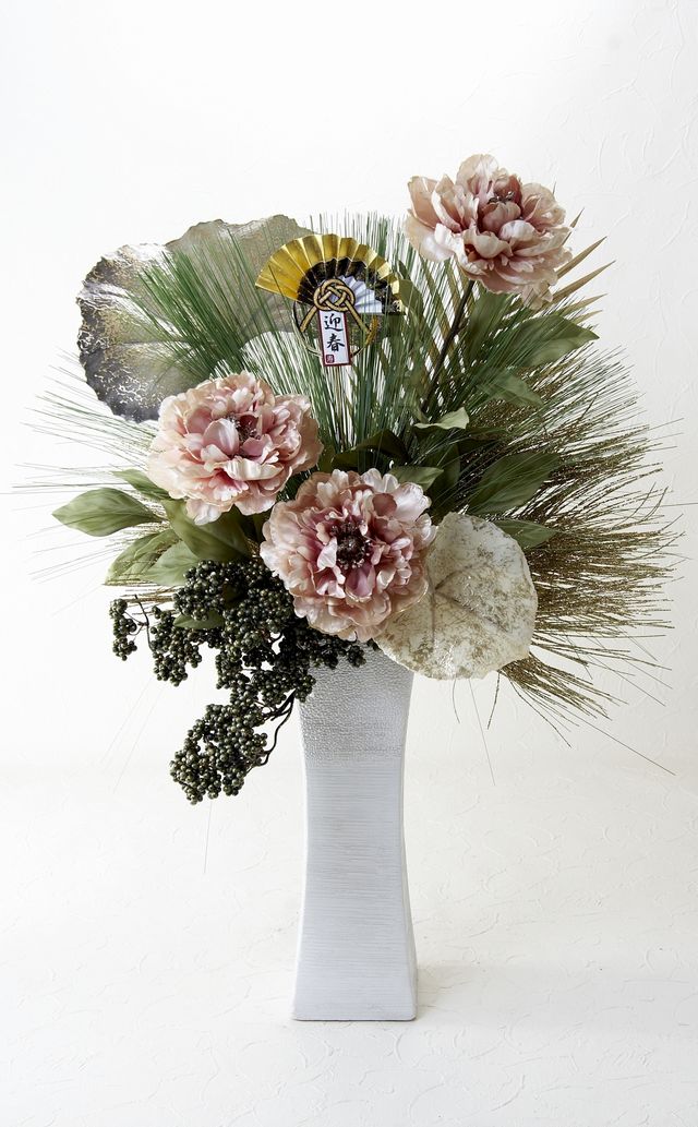 【造花・和モダン・お正月向けアートフラワーアレンジメント】華琉−haru