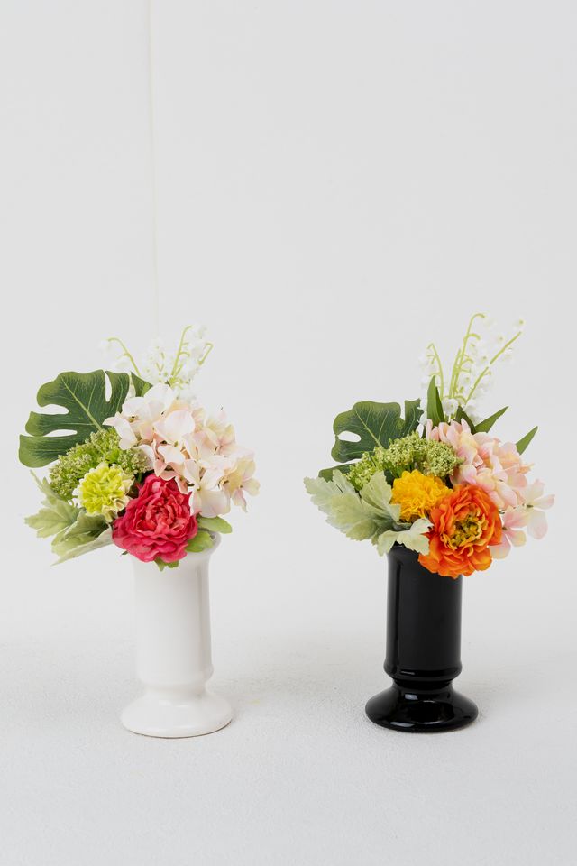 【アーティフィシャルフラワー・造花 お仏壇向けリトル仏花・供花】スズランとラナンキュラスのミニ供花−1束タイプ