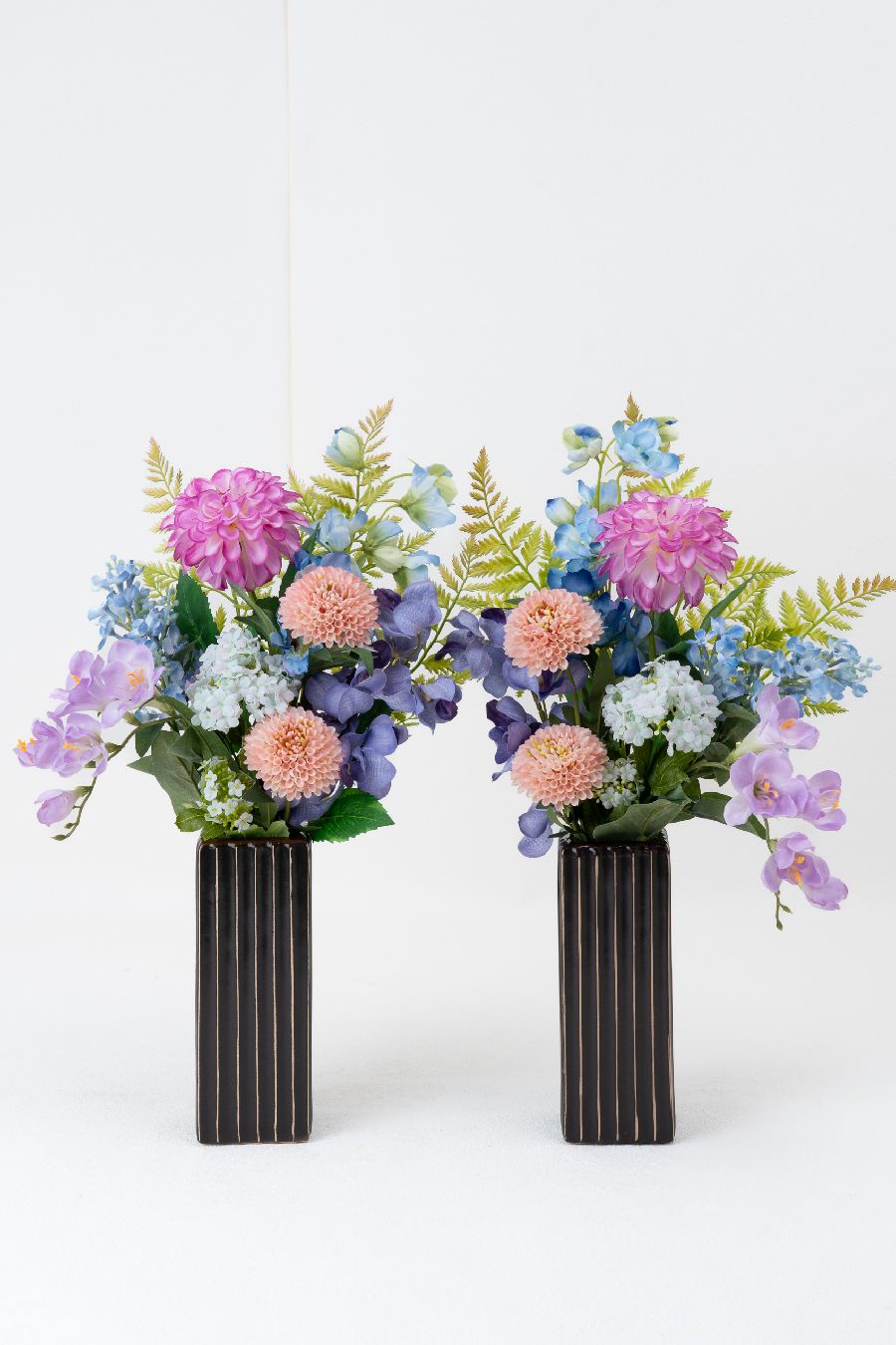 【洋風供花】高級造花 仏花 一対 お供え用アーティフィシャルフラワー｜ダリア・蘭使用 50cm（贅沢仕立て お盆 お彼岸 命日 法事）