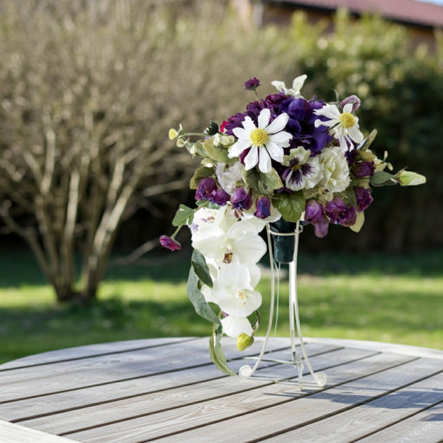 【アーティフィシャルフラワー　インテリアブーケアレンジ】ワイヤースタンドブーケ風アレンジメント/ブーケ・ミラ（スタンド付き）