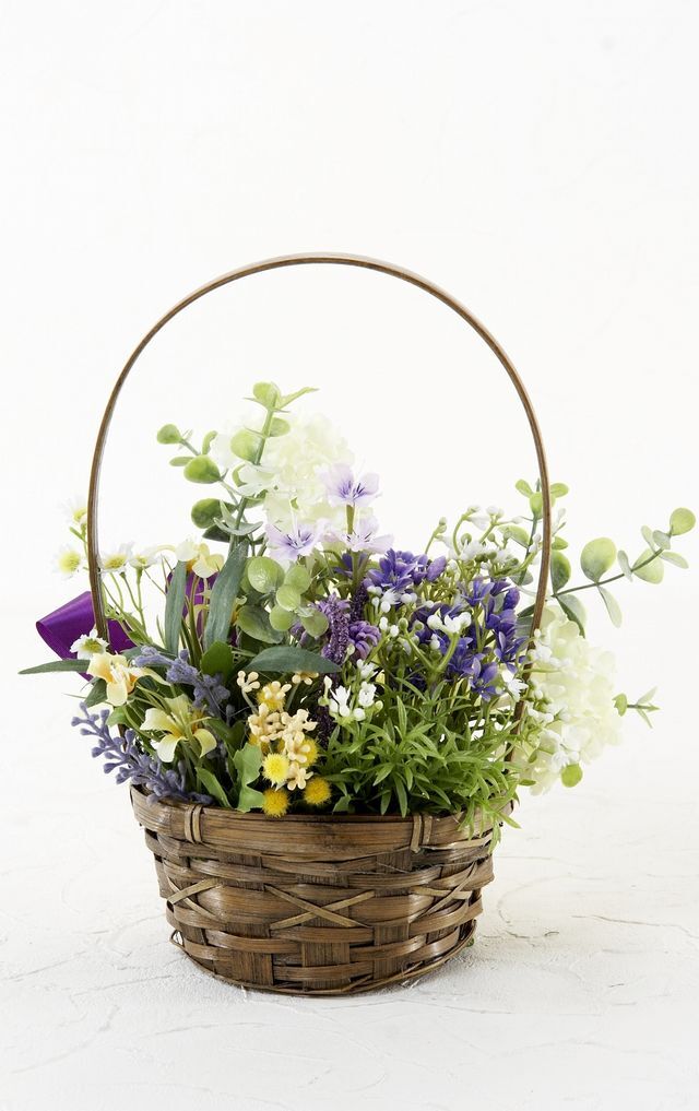 【造花・アーティフィシャルフラワー・カゴアレンジメント】可憐な小花たちのハーモニーバスケットアレンジ