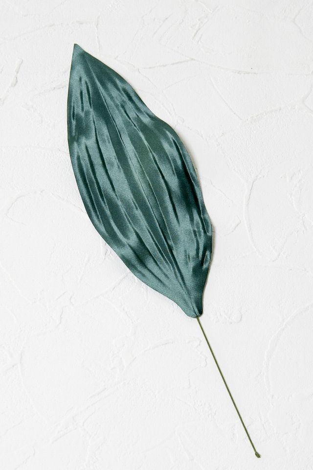 【アートフラワーパーツ・造花・染花・布花】カサブランカリーフ（大）