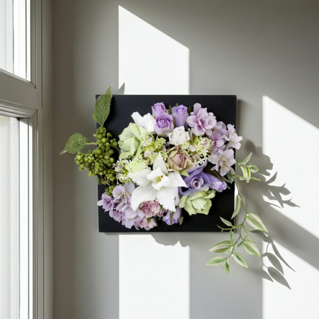 【アーティフィシャル壁掛・造花インテリアフラワー】スクエアフレームアレンジ・シエラ−紫恵蘭