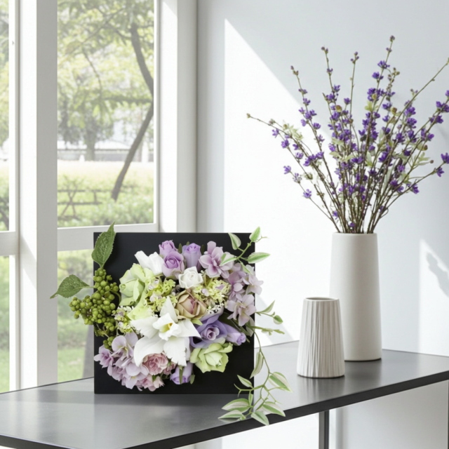 【アーティフィシャル壁掛・造花インテリアフラワー】スクエアフレームアレンジ・シエラ−紫恵蘭