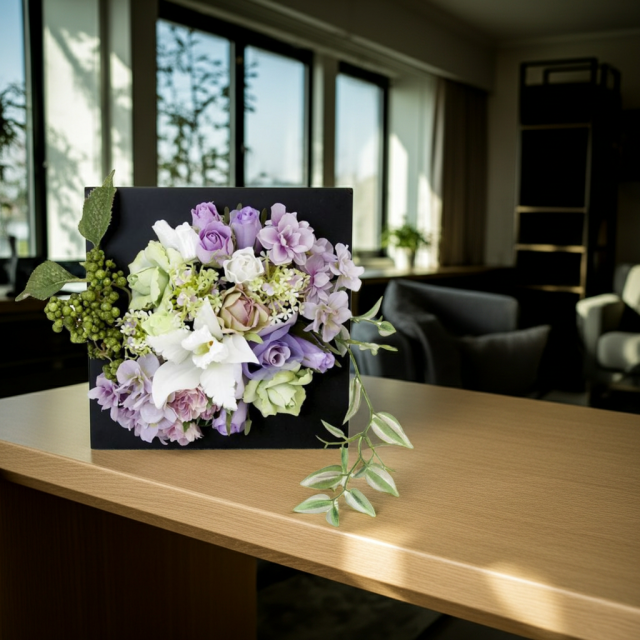 【アーティフィシャル壁掛・造花インテリアフラワー】スクエアフレームアレンジ・シエラ−紫恵蘭