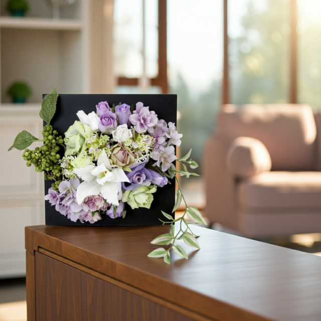 【アーティフィシャル壁掛・造花インテリアフラワー】スクエアフレームアレンジ・シエラ−紫恵蘭