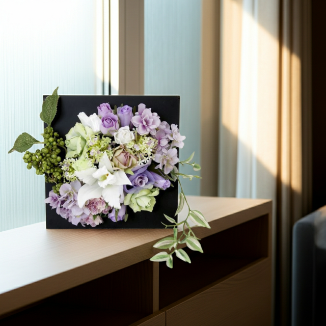 【アーティフィシャル壁掛・造花インテリアフラワー】スクエアフレームアレンジ・シエラ−紫恵蘭