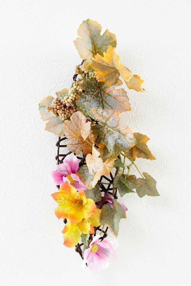 【造花・アーティフィシャルフラワー・リース・壁掛けアレンジ 】オータムリーフのオーバルリース