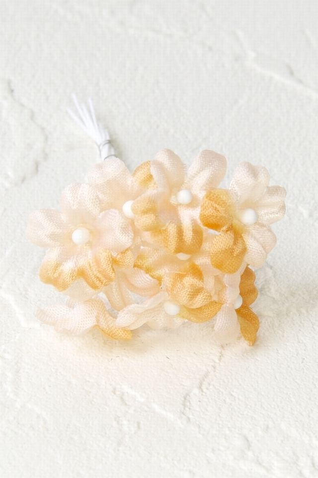 【アートフラワーパーツ・造花・染花・布花】ベビーカスミ（10輪/1束）