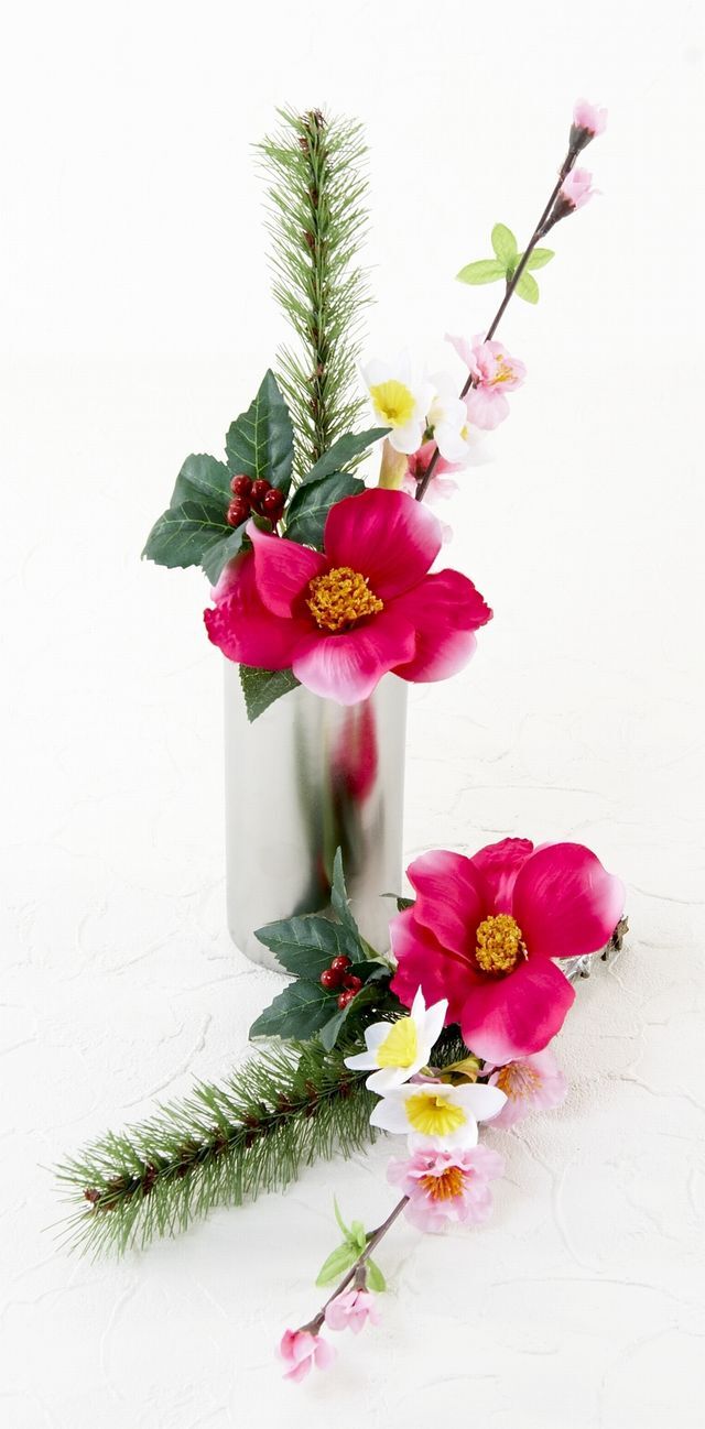 【造花 お正月・迎春用ミニ供花】椿と松のリトル仏花セット/レッド（左右１対）