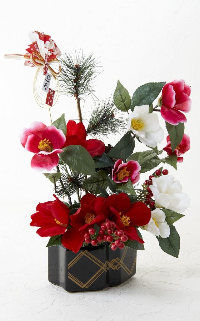 【造花・和モダン・お正月向けアートフラワーアレンジメント】花華