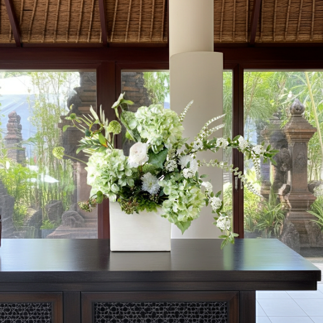 【造花・和モダン・和風アレンジメント】紫陽花と小手毬のジャパニーズモダンアレンジメント