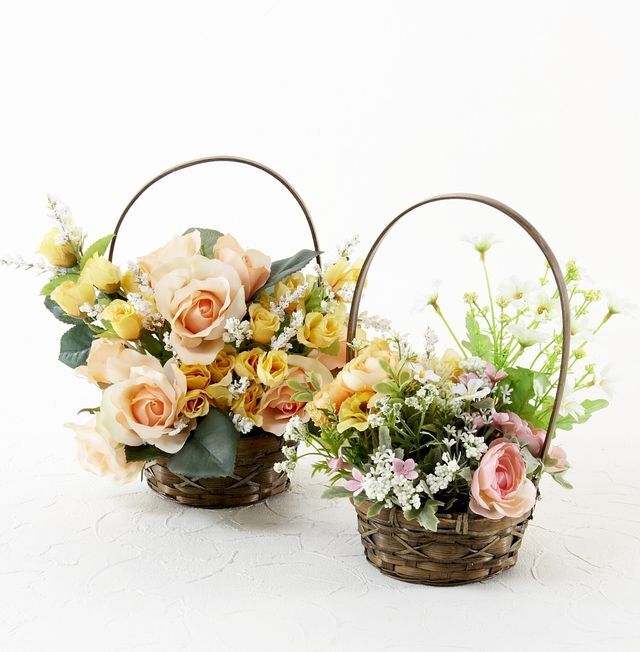 【造花・アーティフィシャルフラワー・カゴアレンジメント】ローズとミニバラのビタミンカラーバスケットアレンジ