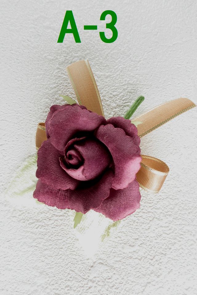 【卒業式・入学式・イベントの胸元に華を添えるコサージュ】ベルベットローズのミニコサージュ