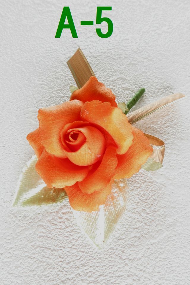 【卒業式・入学式・イベントの胸元に華を添えるコサージュ】ベルベットローズのミニコサージュ