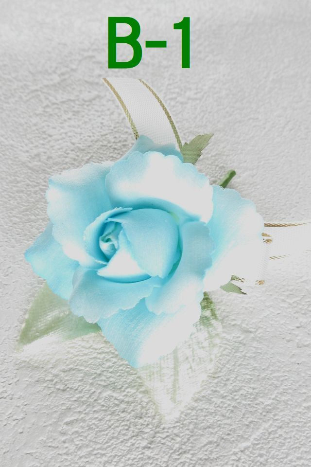 【卒業式・入学式・イベントの胸元に華を添えるコサージュ】ベルベットローズのミニコサージュ