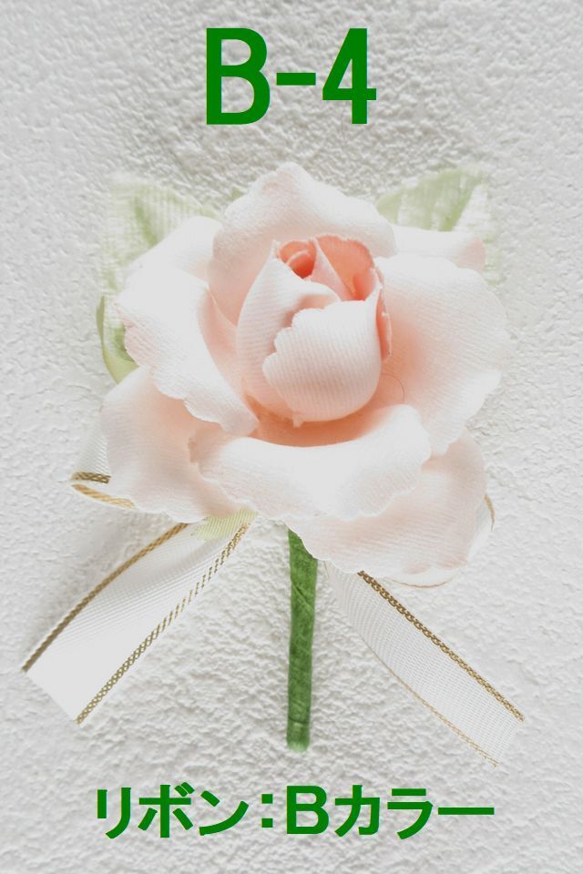 【卒業式・入学式・イベントの胸元に華を添えるコサージュ】ベルベットローズのミニコサージュ