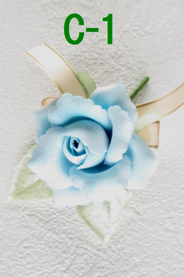 【卒業式・入学式・イベントの胸元に華を添えるコサージュ】ベルベットローズのミニコサージュ