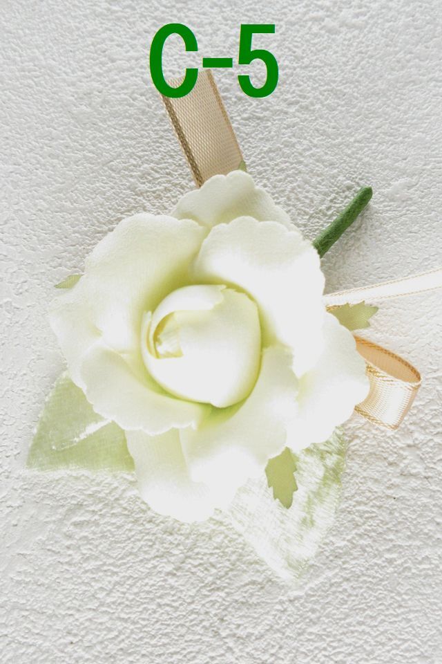 【卒業式・入学式・イベントの胸元に華を添えるコサージュ】ベルベットローズのミニコサージュ