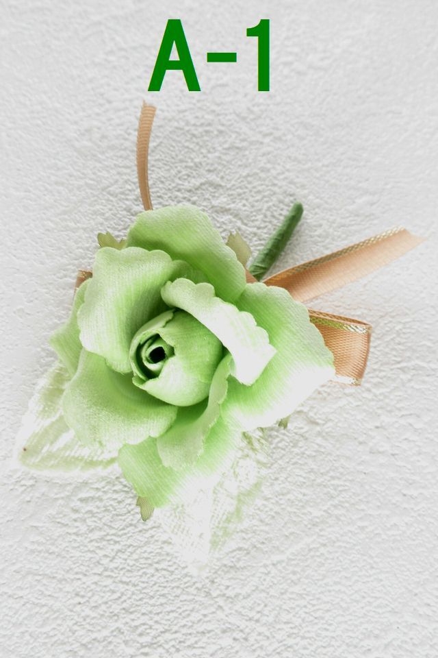 【卒業式・入学式・イベントの胸元に華を添えるコサージュ】ベルベットローズのミニコサージュ