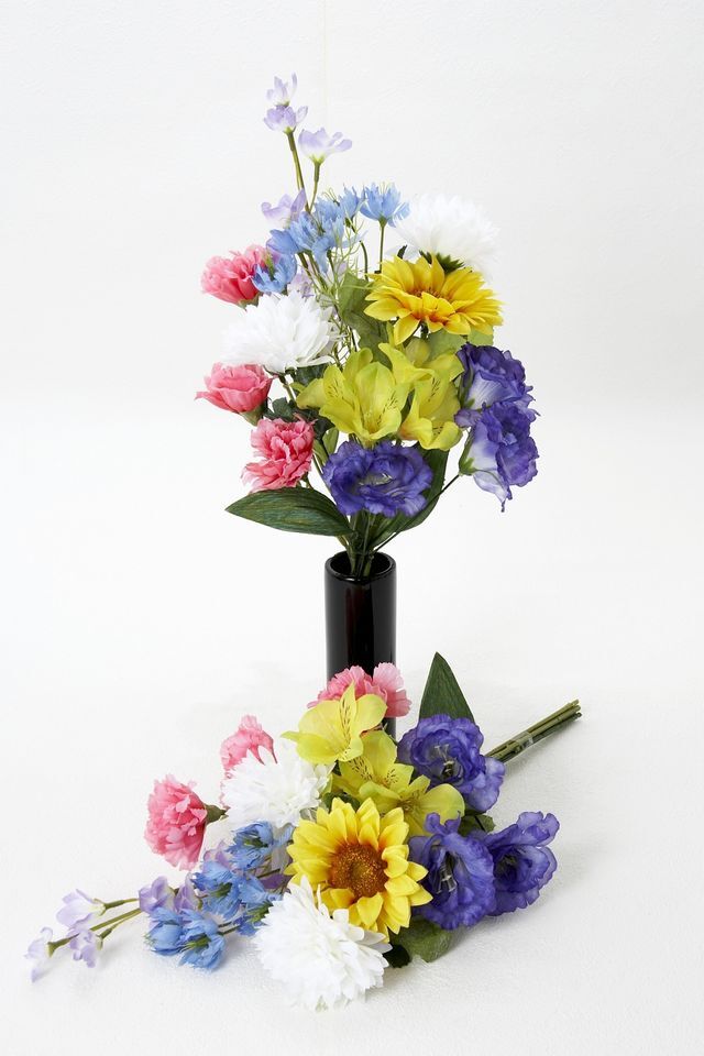 【アーティフィシャルフラワー・造花 お墓・お仏壇向け仏花・供花】向日葵とアルストロメリアの洋風供花（左右１対セット）