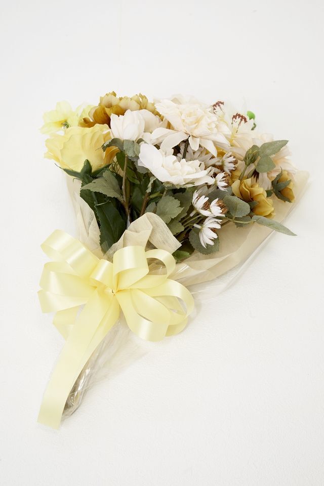 【贈答・贈呈用花束・造花花束・花束ギフト】ピオニーとバラとアネモネのアーティフィシャルフラワーブーケ/シトロンイエロー