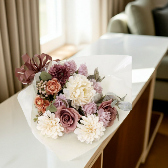【贈答・贈呈用花束・造花花束・花束ギフト】バラとピオニーとカーネーションのアーティフィシャルフラワーブーケ/ダスティーローズ