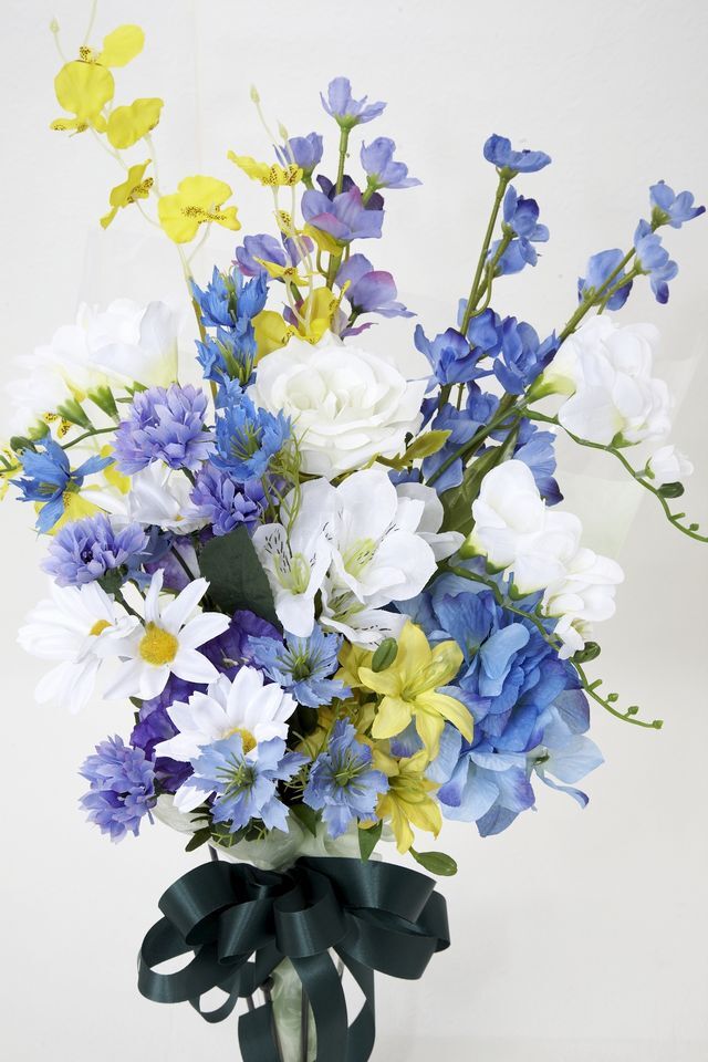 【贈答・贈呈用花束・造花花束・花束ギフト】バラとオンシジュームとデルフィニウムのアーティフィシャルフラワーブーケ