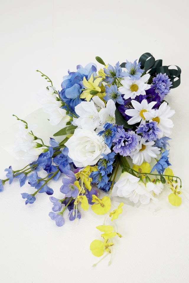【贈答・贈呈用花束・造花花束・花束ギフト】バラとオンシジュームとデルフィニウムのアーティフィシャルフラワーブーケ