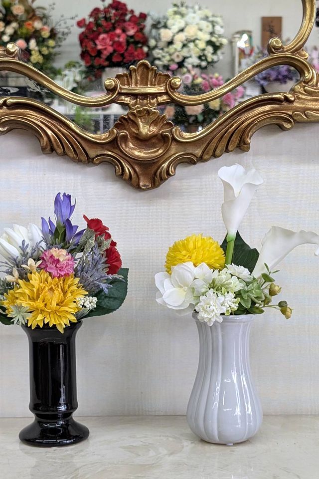 【アーティフィシャルフラワー・造花 お仏壇向けリトル仏花・ミニ供花】カラーとボールマムのミニ供花−1束タイプ